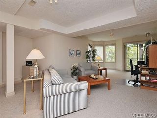 Photo 13: 18 4300 Stoneywood Lane in VICTORIA: SE Broadmead Row/Townhouse for sale (Saanich East)  : MLS®# 610675