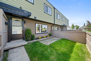 Photo 2: 123 3809 45 Street SW in Calgary: Glenbrook Row/Townhouse for sale : MLS®# A1234858