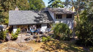 Photo 2: 4038 Cedar Hill Rd in Saanich: SE Mt Doug House for sale (Saanich East)  : MLS®# 885278