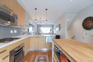Photo 12: 954 W 15TH Avenue in Vancouver: Fairview VW Townhouse for sale in "The Classix" (Vancouver West)  : MLS®# R2251860
