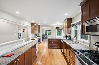 Photo 11: 2644 Cadboro Bay Rd in Oak Bay: OB Henderson Single Family Residence for sale : MLS®# 952013