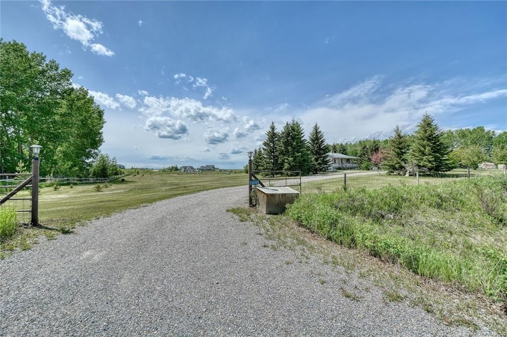 Main Photo: 258187 112 Street E: Rural Foothills County Detached for sale : MLS®# C4301811