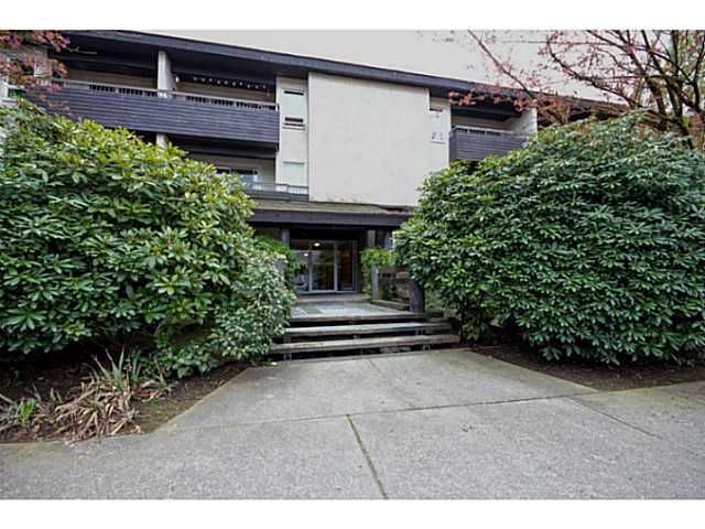 Main Photo: # 206 1420 E 8TH AV in Vancouver: Grandview VE Condo for sale in "Willowbridge" (Vancouver East)  : MLS®# V1030880