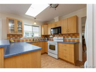 Photo 5: 4113 Larchwood Dr in VICTORIA: SE Lambrick Park House for sale (Saanich East)  : MLS®# 699447