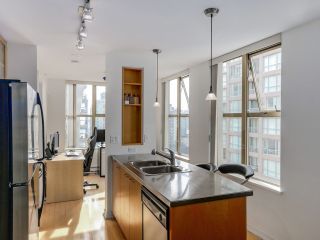 Photo 5: 1602 969 RICHARDS Street in Vancouver: Downtown VW Condo for sale in "MONDRIAN 2" (Vancouver West)  : MLS®# R2060003