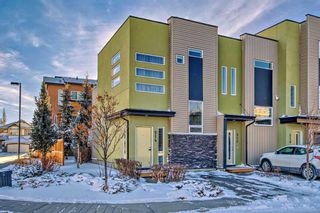 Main Photo: 514 Covecreek Circle NE in Calgary: Coventry Hills Row/Townhouse for sale : MLS®# A2103581