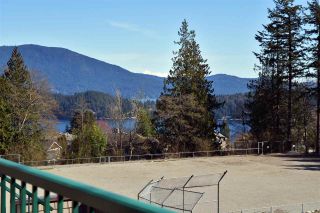 Photo 12: 36 622 FARNHAM Road in Gibsons: Gibsons & Area Condo for sale in "OCEANVIEW CLASSICS" (Sunshine Coast)  : MLS®# R2354440