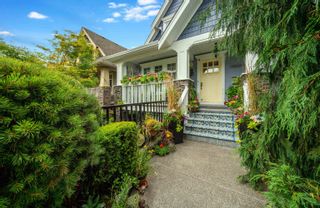 Photo 4: 15569 THRIFT Avenue: White Rock House for sale (South Surrey White Rock)  : MLS®# R2724057