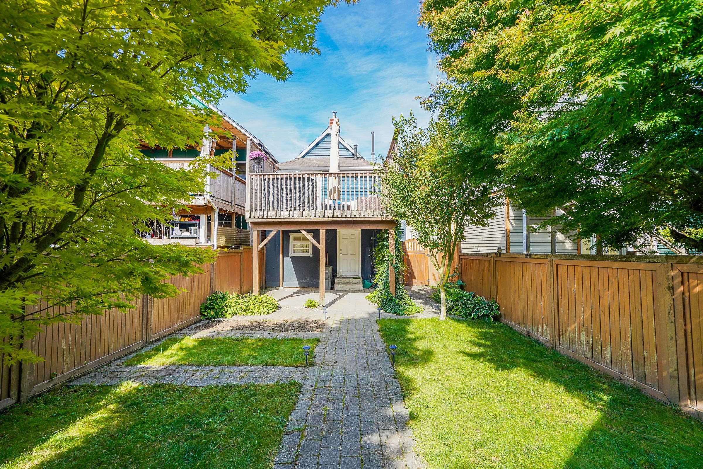 Main Photo: 1620 E 11TH AVENUE in Vancouver: Grandview Woodland House for sale (Vancouver East)  : MLS®# R2622234