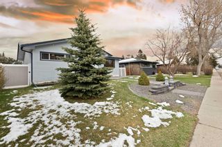 Photo 4: 146 Springwood Drive SW in Calgary: Southwood Detached for sale : MLS®# A2127968