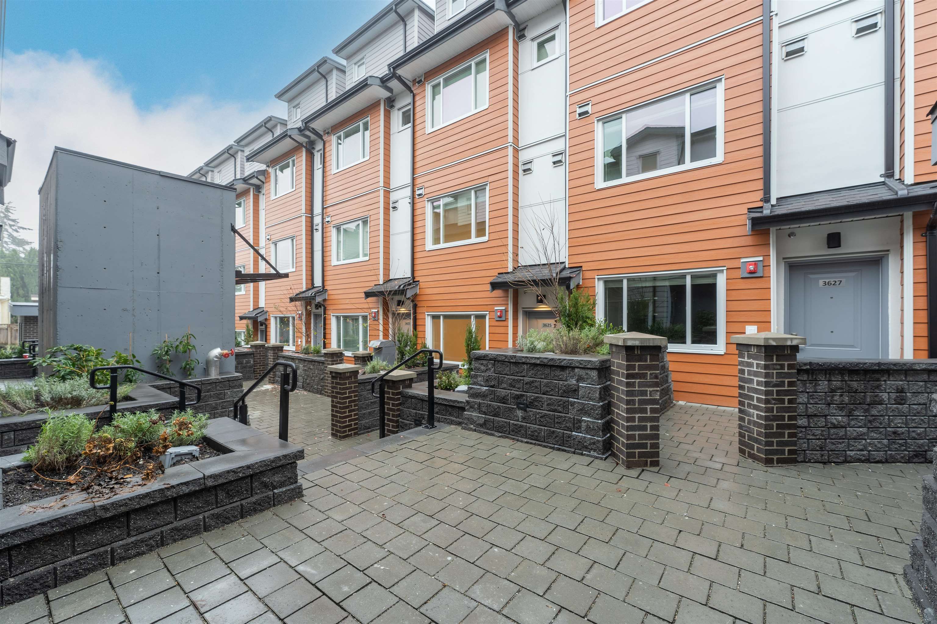 Main Photo: 3625 RAE Avenue in Vancouver: Collingwood VE Townhouse for sale (Vancouver East)  : MLS®# R2749437