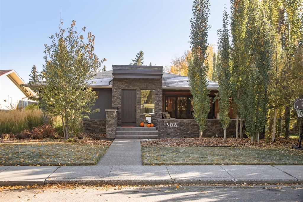 Main Photo: 1306 Hamilton Street NW in Calgary: St Andrews Heights Detached for sale : MLS®# A1151940