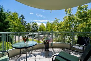 Photo 29: 202 1725 MARTIN Drive in White Rock: Sunnyside Park Surrey Condo for sale in "Southwynd" (South Surrey White Rock)  : MLS®# R2889138