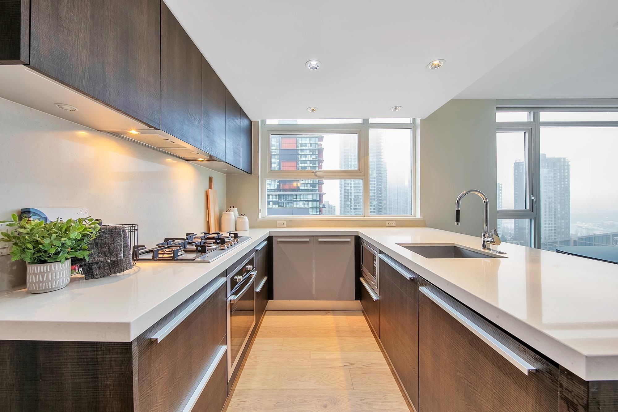 Main Photo: 1307 1351 CONTINENTAL STREET in Vancouver: Downtown VW Condo for sale (Vancouver West)  : MLS®# R2652323