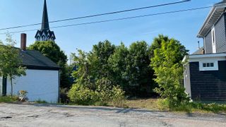 Photo 1: 102 Fox Street in Lunenburg: 405-Lunenburg County Vacant Land for sale (South Shore)  : MLS®# 202408751