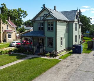 Photo 2: 131 Dufferin Avenue E in Portage la Prairie: House for sale : MLS®# 202307714