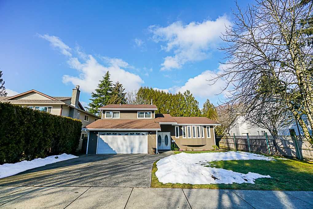 Main Photo: 19895 50A AVENUE in Langley: Langley City House for sale : MLS®# R2342291