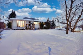 Photo 5: 108 Harlow Avenue NW in Calgary: Highwood Detached for sale : MLS®# A2030572