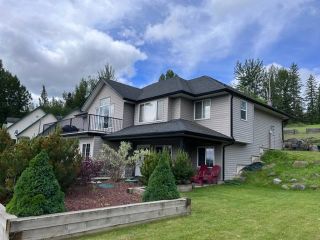 Main Photo: 1885 FAIRWAY Road in Quesnel: Quesnel - Town House for sale in "QUESNEL GOLF COURSE" : MLS®# R2703369