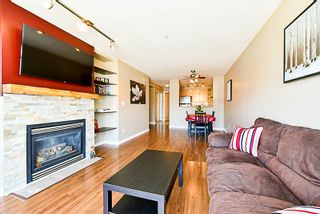Photo 3: 308 3122 ST JOHNS Street in Port Moody: Port Moody Centre Condo for sale in "Sonrisa" : MLS®# R2168807