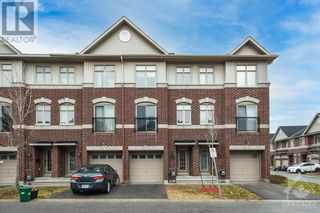 Photo 1: 113 CAMDEN PRIVATE in Ottawa: House for sale : MLS®# 1385847