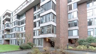 Photo 1: 207 4101 YEW Street in Vancouver: Quilchena Condo for sale in "Arbutus Village" (Vancouver West)  : MLS®# R2649541
