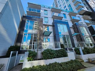 Photo 1: 28 E 1ST Avenue in Vancouver: Mount Pleasant VE Townhouse for sale in "PINNACLE ON THE PARK" (Vancouver East)  : MLS®# R2857395