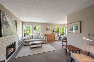 Photo 5: 7039 Wallace Dr in Central Saanich: CS Brentwood Bay Half Duplex for sale : MLS®# 932896