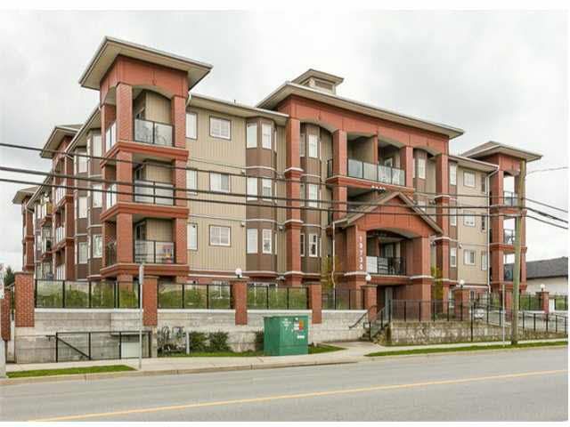 Main Photo: 209 19730 56 Avenue in Langley: Langley City Condo for sale in "MADISON PLACE" : MLS®# R2183855