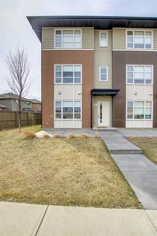 Photo 2: 707 evanston Drive NW in Calgary: Evanston Row/Townhouse for sale : MLS®# A1211690