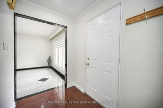 Photo 8: 311 Fiona Terrace in Mississauga: Mississauga Valleys House (Backsplit 3) for sale : MLS®# W8477990