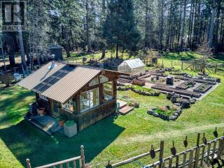 Photo 5: 9537 NASSICHUK ROAD in Powell River: House for sale : MLS®# 17977