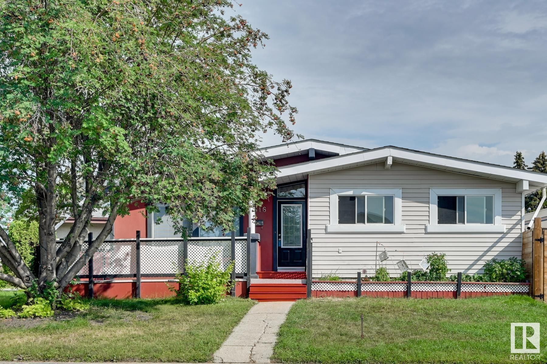 Main Photo: 7616 142 Avenue in Edmonton: Zone 02 House for sale : MLS®# E4308956