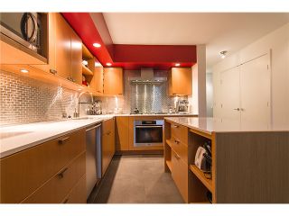 Photo 8: 101 1168 RICHARDS Street in Vancouver: Yaletown Townhouse for sale in "Park Lofts" (Vancouver West)  : MLS®# V1106212