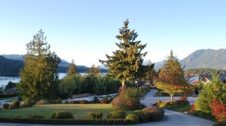 Photo 2: 6473 N GALE Avenue in Sechelt: Sechelt District House for sale in "THE SHORES" (Sunshine Coast)  : MLS®# R2731745