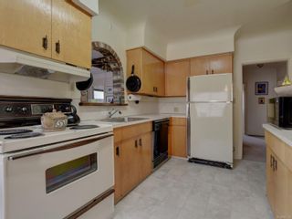 Photo 5: 1141/1143 Wychbury Ave in Esquimalt: Es Saxe Point Full Duplex for sale : MLS®# 887356