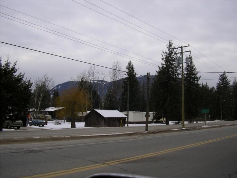 Main Photo: 1237 Tunney Avenue in Sicamous: Home for sale : MLS®# 10000967