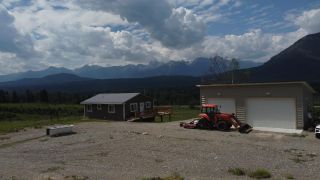 Photo 13: 726 HIGHWAY 95 in Spillimacheen: House for sale : MLS®# 2471879