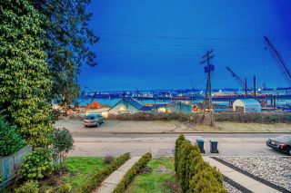 Photo 17: 1927 RIVER Drive in New Westminster: North Arm 1/2 Duplex for sale in "WATERSIDE ON RIVER DRIVE" : MLS®# R2643625