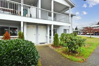 Photo 3: 210 32691 GARIBALDI Drive in Abbotsford: Central Abbotsford Townhouse for sale in "CARRIAGE LANE" : MLS®# R2625039