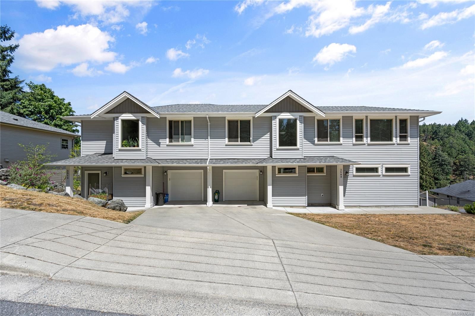Main Photo: 3509 Pacific Edge Way in Nanaimo: Na Uplands Full Duplex for sale : MLS®# 937378