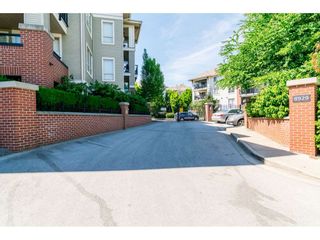 Photo 2: C416 8929 202 Street in Langley: Walnut Grove Condo for sale in "THE GROVE" : MLS®# R2420568