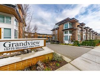 Photo 1: 55 15775 MOUNTAIN VIEW Drive in Surrey: Grandview Surrey Townhouse for sale in "GRANDVIEW at SOUTHRIDGE CLUB" (South Surrey White Rock)  : MLS®# R2645129