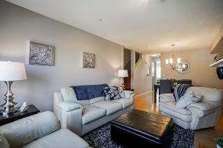 Photo 2: 49 8890 WALNUT GROVE Drive in Langley: Willoughby Heights Townhouse for sale in "Highland Ridge" : MLS®# R2446250