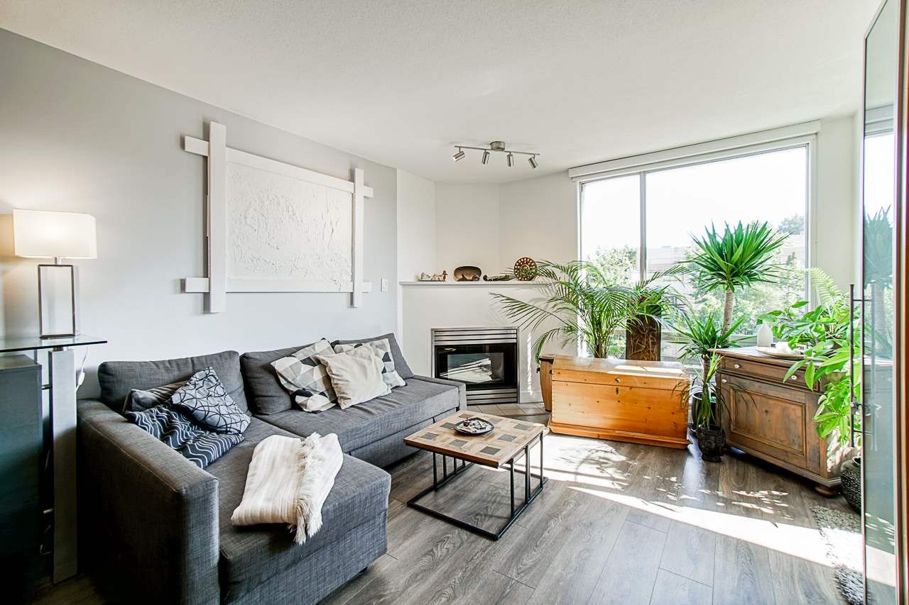 Main Photo: 319 2255 WEST 4TH Avenue in Vancouver: Kitsilano Condo for sale in "Capers Building" (Vancouver West)  : MLS®# R2469536