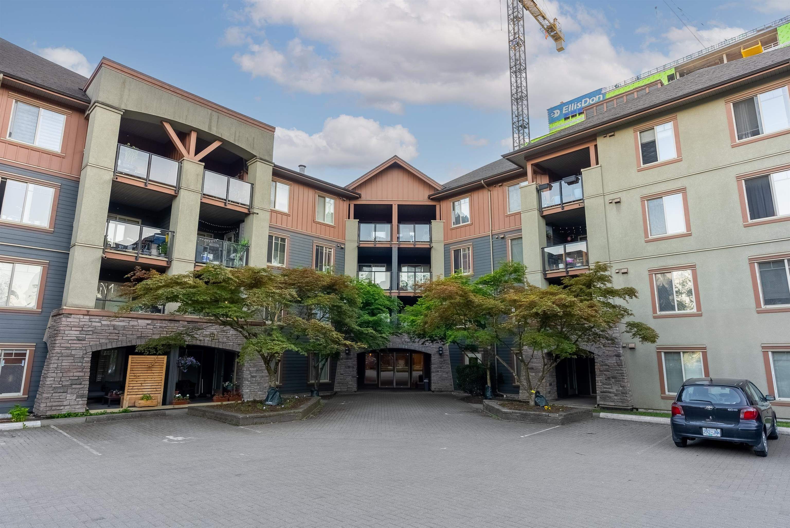 Main Photo: 2318 244 SHERBROOKE Street in New Westminster: Sapperton Condo for sale : MLS®# R2778445