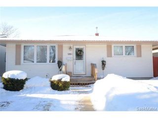 Photo 1: 1056 HOWSON Street in Regina: Mount Royal Single Family Dwelling for sale (Regina Area 02)  : MLS®# 486390