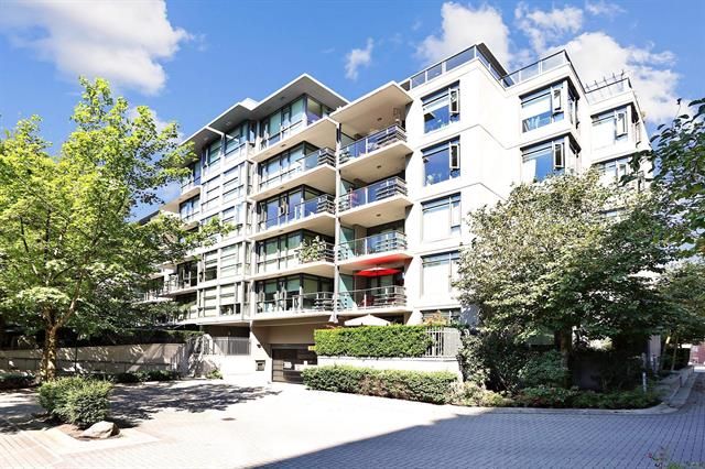 Main Photo: 205 750 W 12th Avenue in Vancouver: Fairview VW Condo for sale (Vancouver West)  : MLS®# R2718984