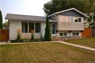 Photo 1: 26 Dells Crescent in Winnipeg: Meadowood Residential for sale (2E)  : MLS®# 1724391