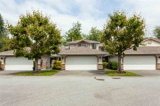 Photo 1: 105 9781 148A Street in Surrey: Guildford Townhouse for sale in "Chelsea Gate" (North Surrey)  : MLS®# R2375333